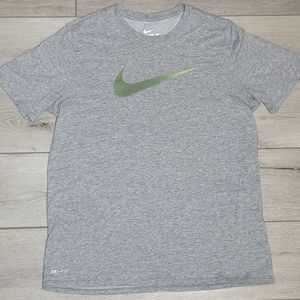 ✔️ Nike Dri-fit Athletic cut Tee (L)